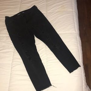 Ripped black crop mid-rise jeans